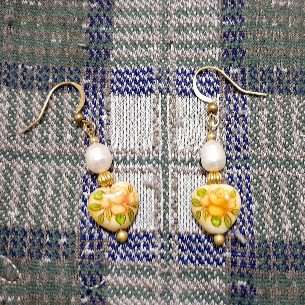 Handmade Sweet Pearl and Porcelain Heart Earrings - Picture 3 of 3